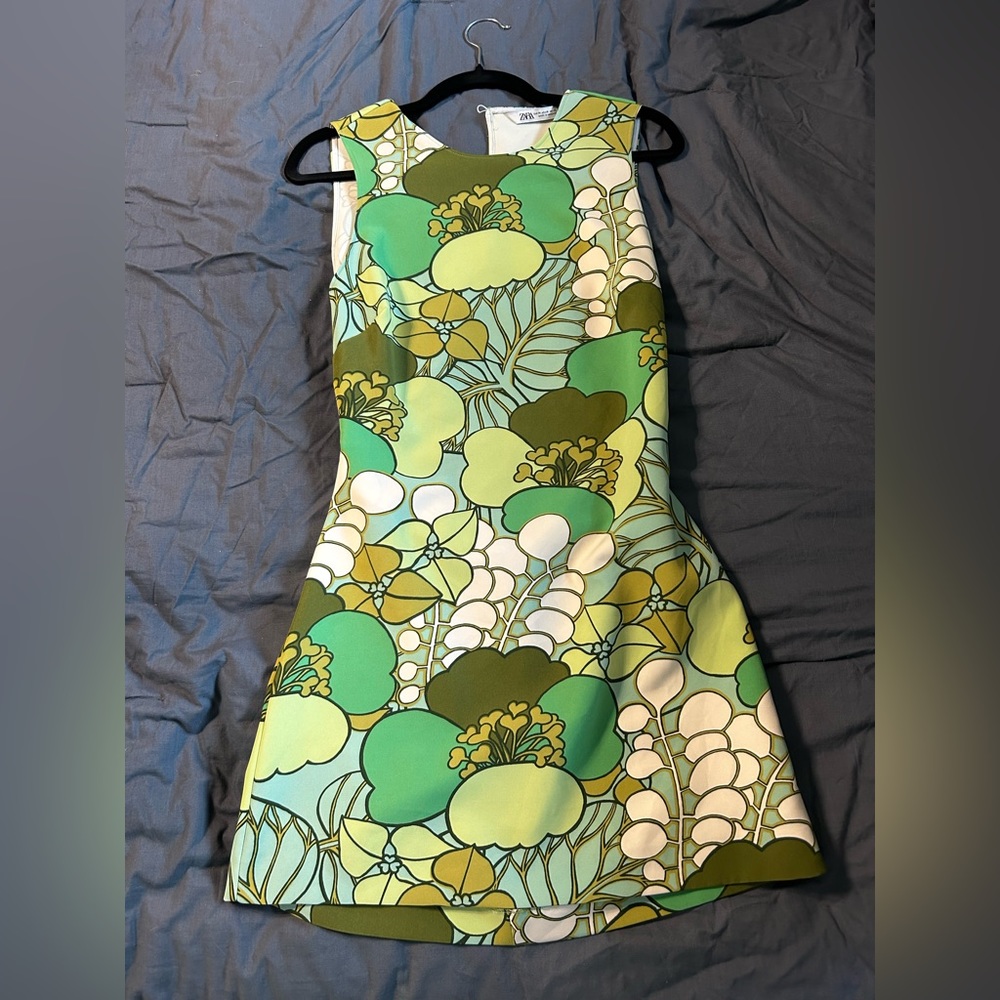 Zara - Keyhole Back Dress